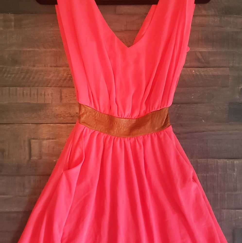 *POCKETS* Flowy Charlotte russe dress with brown belt around waist
